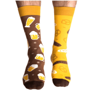 Șosete vesele pentru iubitorii de bere