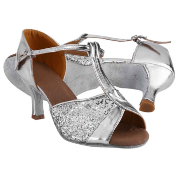 Pantofi de dans latino pentru femei – Eleganță și strălucire pe ringul de dans