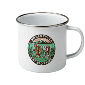 Cană emailată „No bad trails, just bad knees”